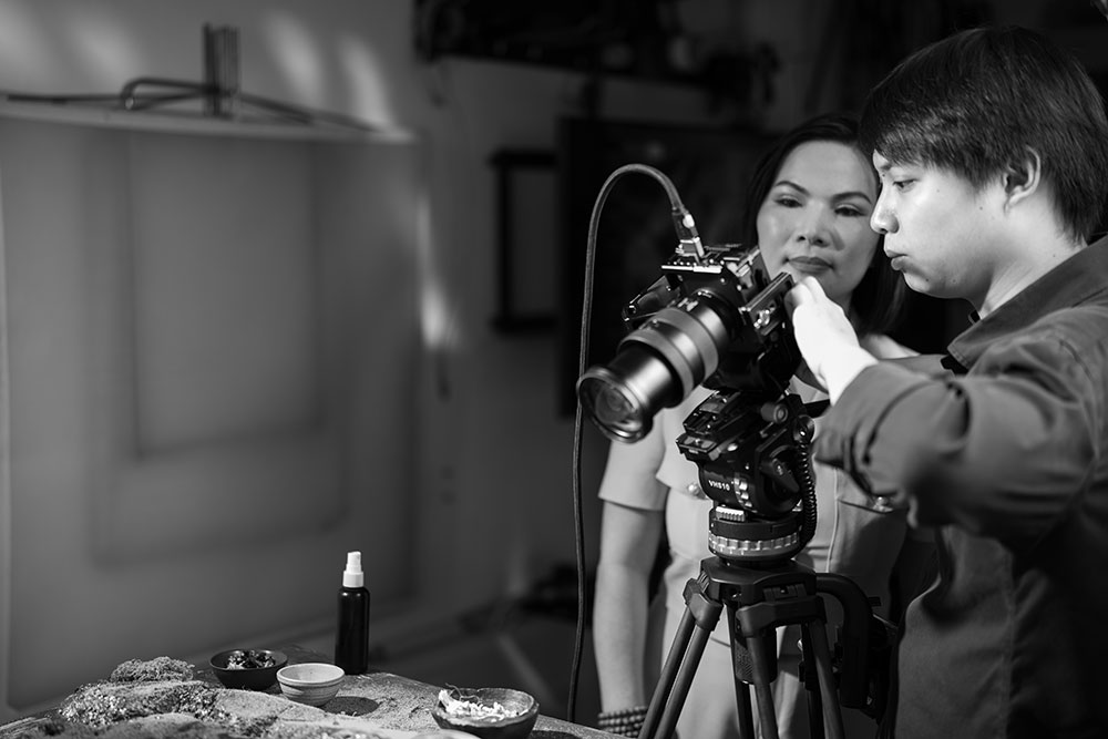 hau-truong-quay-phim-san-pham-tra-can-dang-studio (4)