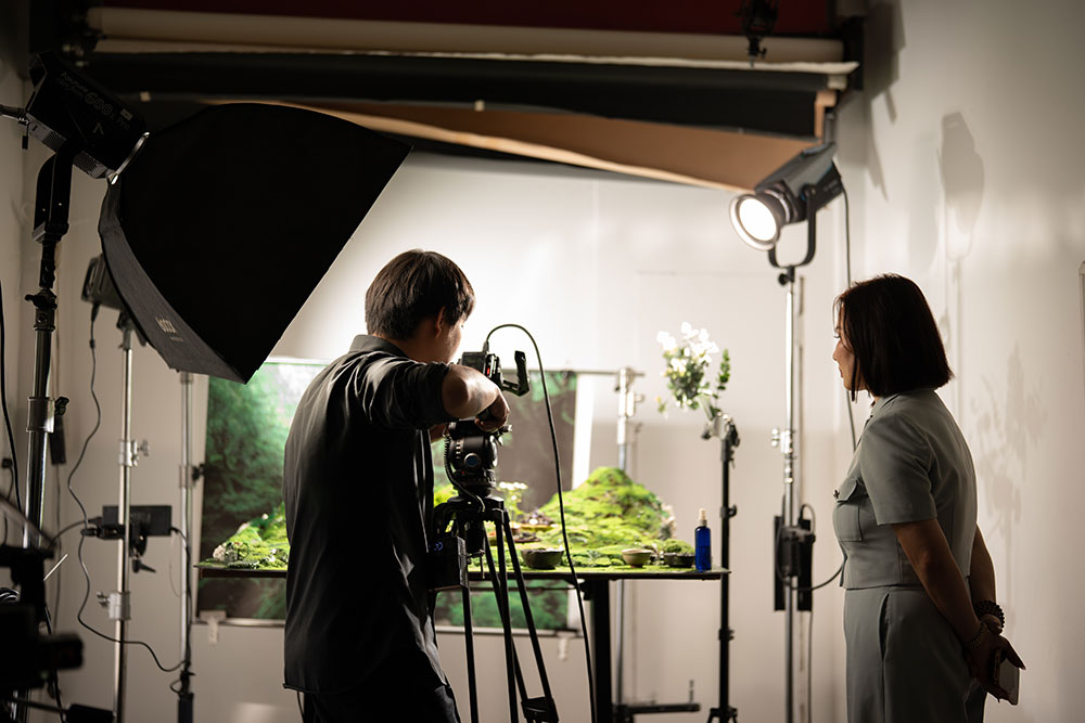hau-truong-quay-phim-san-pham-tra-can-dang-studio (5)